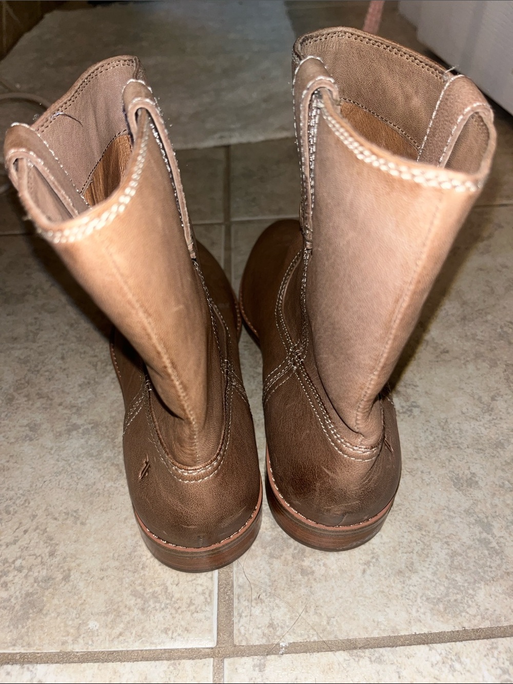 Frye Brown Distressed Leather Pull On Ankle Boots Women’s 8M - Picture 9 of 9